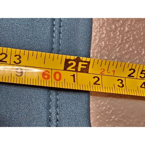 Nike Womens L Aerolayer Thermore Lightweight Repel Vest - Picture 9 of 12